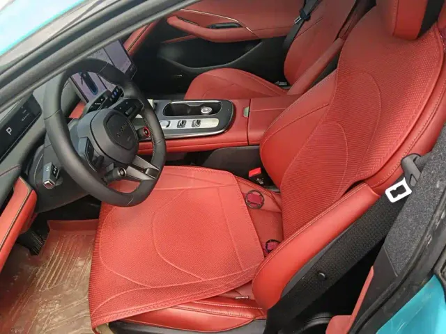 Xiaomi SU7 — Фото автомобиля 9