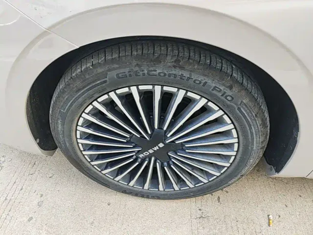 Roewe M7 DMH — Фото автомобиля 22