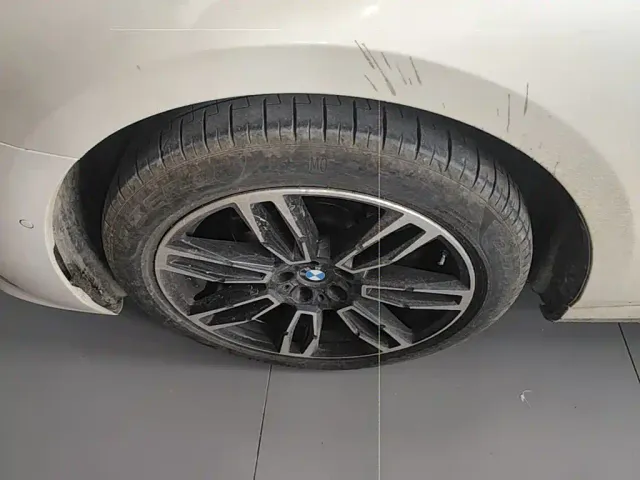 BMW 5 Series — Фото автомобиля 22