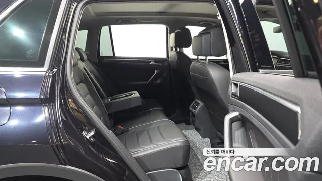 Volkswagen Tiguan Generation 2 — Фото автомобиля 12