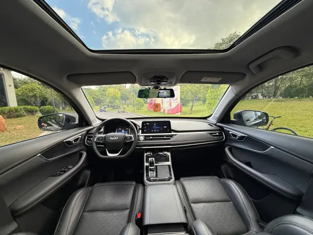 Chery Tiggo 8 — Фото автомобиля 17