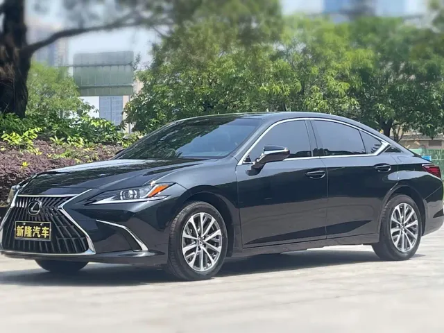 Lexus ES — Фото автомобиля 9
