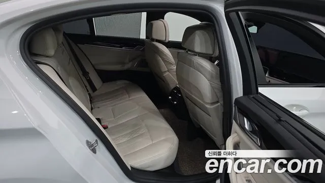 BMW 5 Series G30 — Фото автомобиля 17
