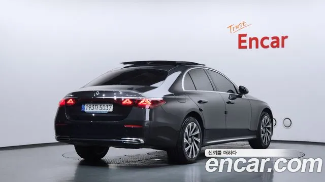 Mercedes-Benz E-Class E-класс W214 E300 4MATIC Exclusive — Фото автомобиля 2