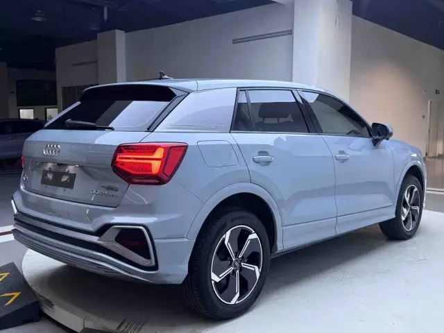 Audi Q2L e-tron — Фото автомобиля 6