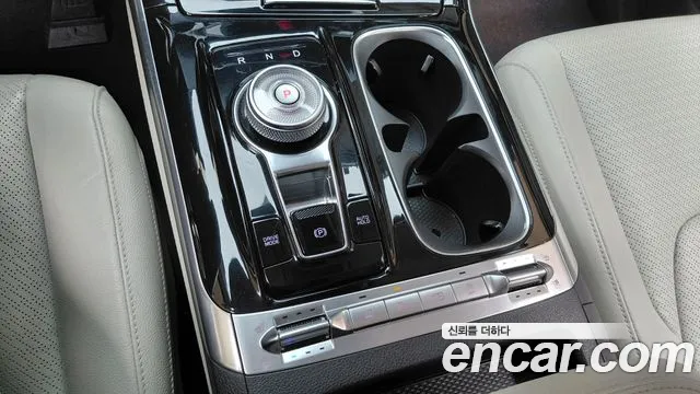 Kia Carnival Generation 4 — Фото автомобиля 12