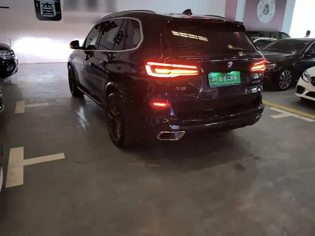 BMW X5 — Фото автомобиля 4
