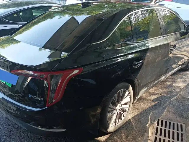 Hongqi E-QM5 — Фото автомобиля 9