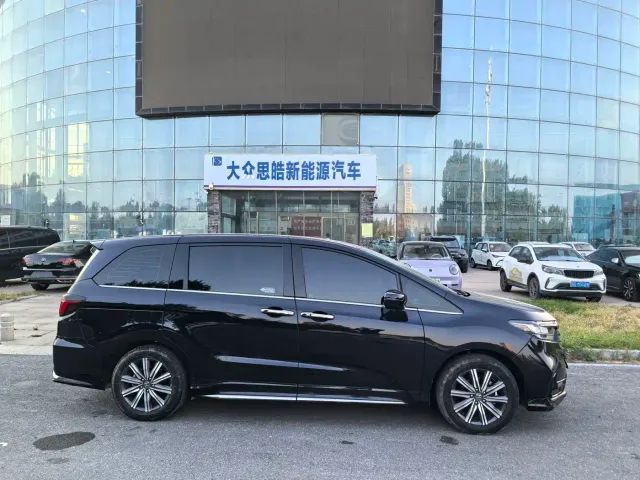 Honda Odyssey — Фото автомобиля 4