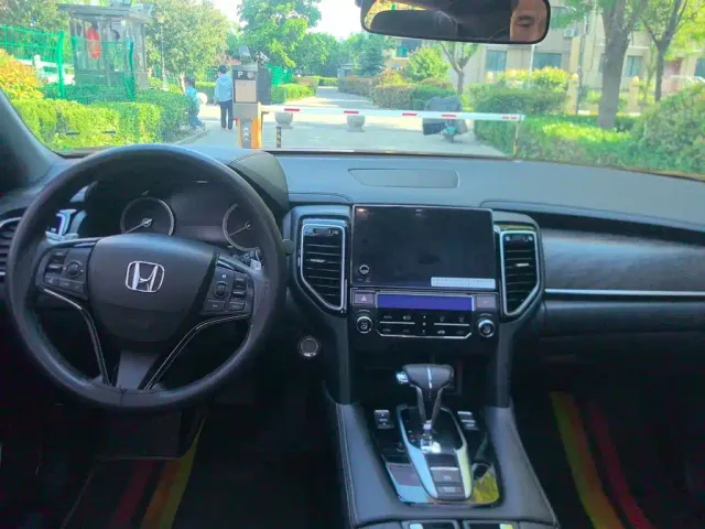 Honda UR-V — Фото автомобиля 5