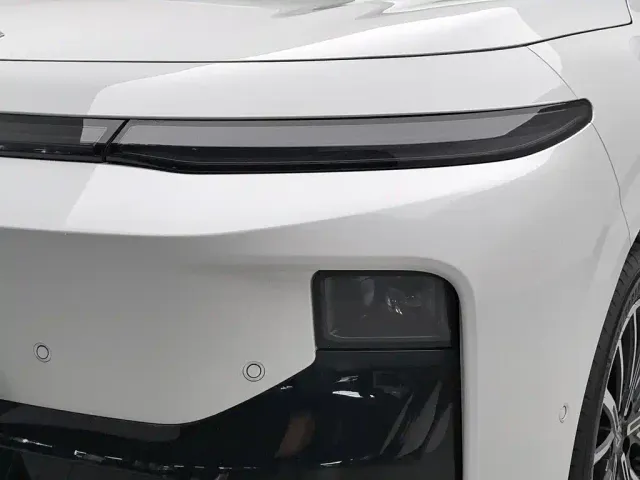 Leapmotor B10 — Фото автомобиля 7