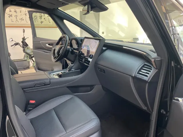 Toyota Alphard — Фото автомобиля 22