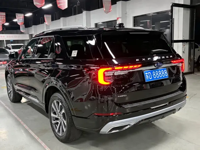 Ford Explorer — Фото автомобиля 17
