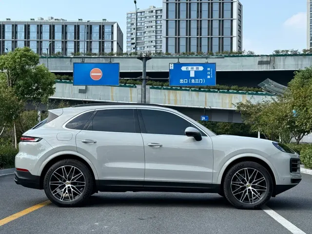 Porsche Cayenne — Фото автомобиля 4