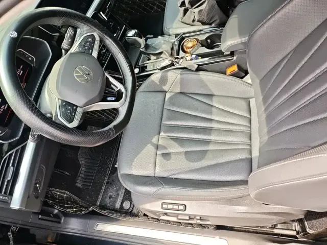 Volkswagen Passat — Фото автомобиля 11