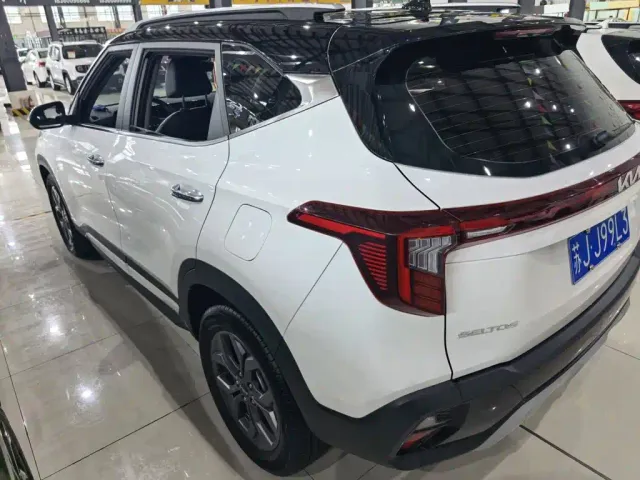Kia Seltos — Фото автомобиля 4