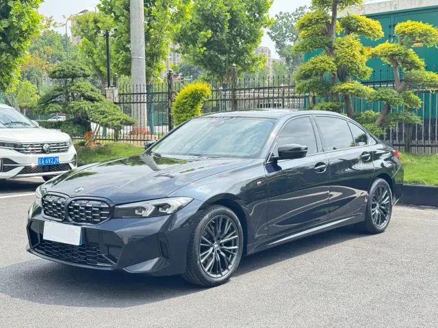 Фотография автомобиля — BMW 3 Series