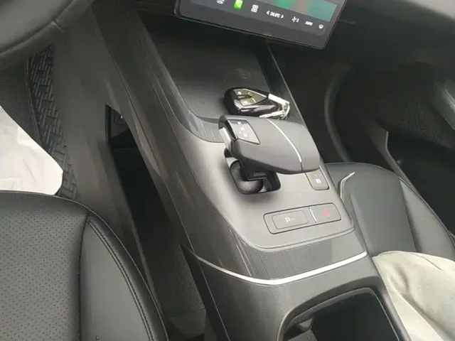 Changan Lamore — Фото автомобиля 13