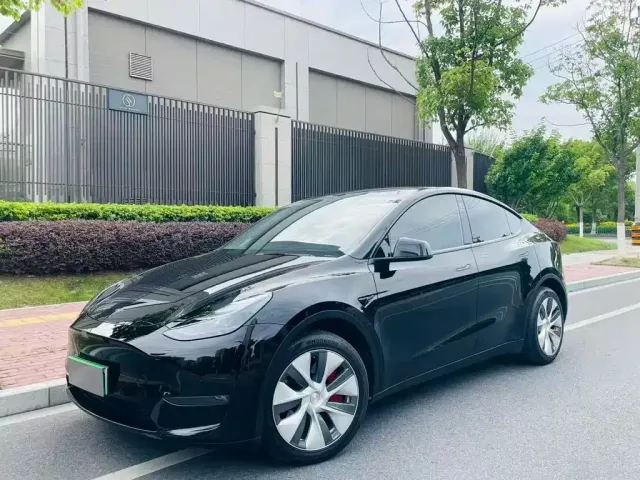 Фотография автомобиля — Tesla Model Y