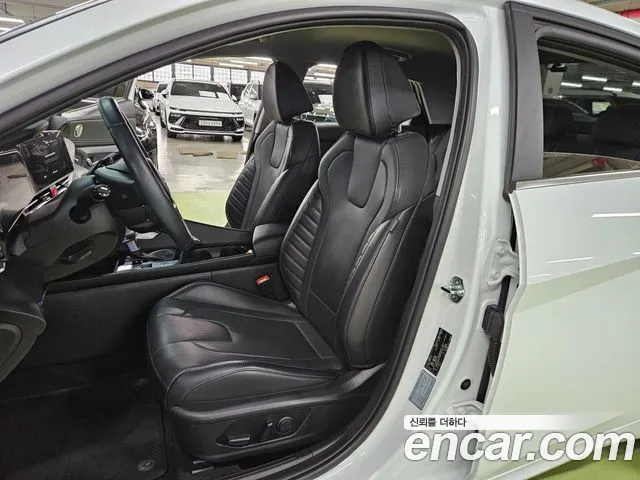 Hyundai Avante CN7 — Фото автомобиля 15