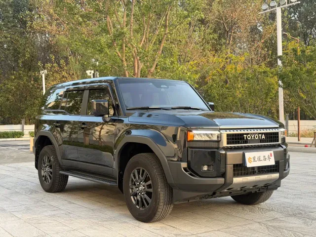Toyota Prado — Фото автомобиля 3
