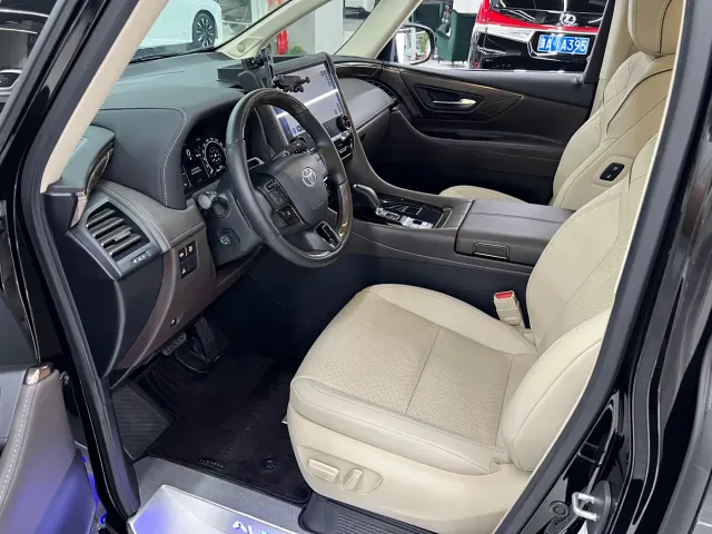 Toyota Alphard — Фото автомобиля 22