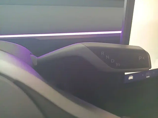 Tesla Model Y — Фото автомобиля 13