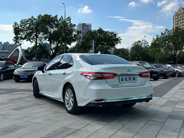 Toyota Camry — Фото автомобиля 6