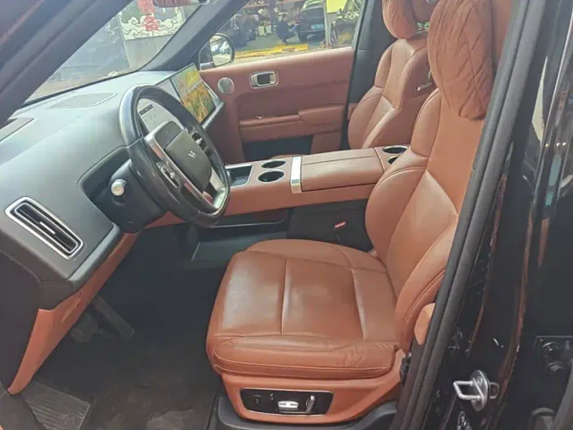 Li Auto L9 — Фото автомобиля 14