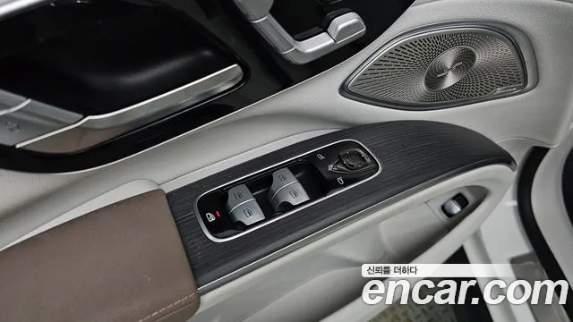 Mercedes-Benz EQS — Фото автомобиля 18