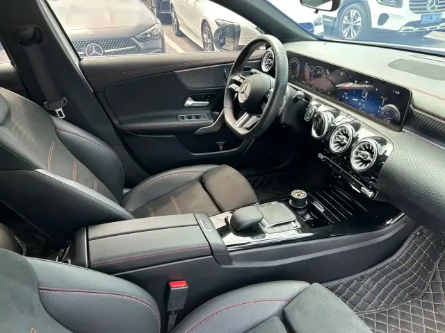 Mercedes-Benz A-Class — Фото автомобиля 14