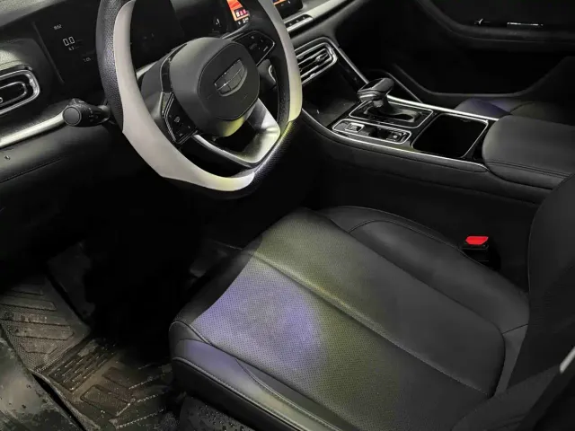 Geely Emgrand — Фото автомобиля 13