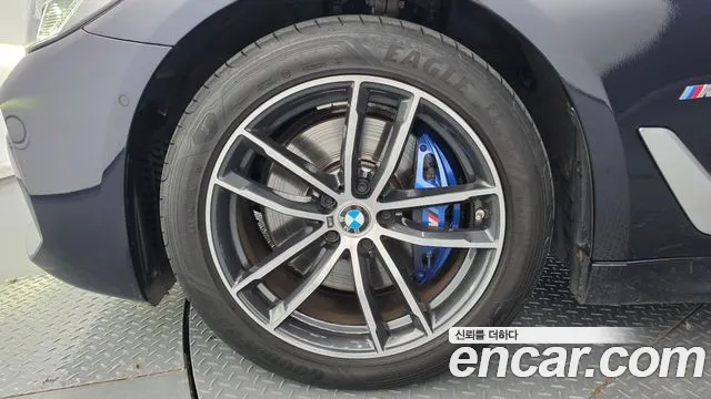 BMW 5 Series G30 — Фото автомобиля 5