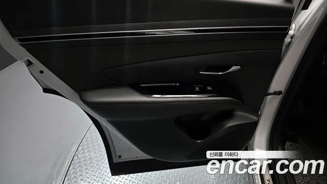 Hyundai Tucson Tucson (NX4) Бензин 1.6 турбо 2WD — Фото автомобиля 24