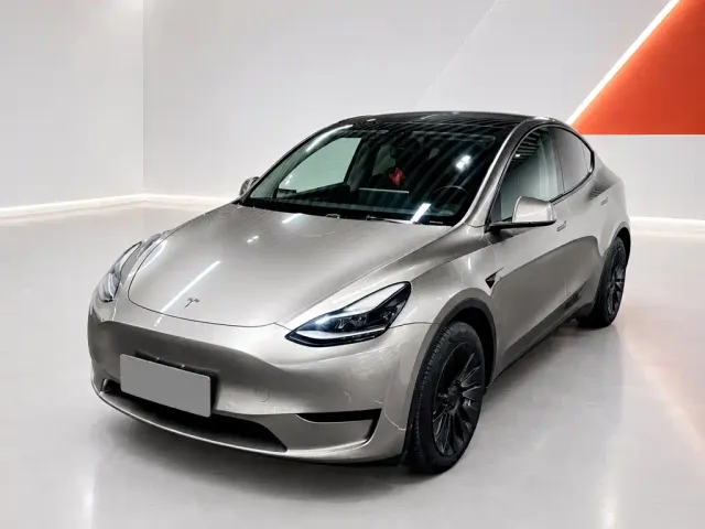 Фотография автомобиля — Tesla Model Y