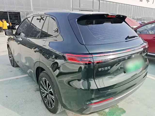 Geely Galaxy Starship 7 EM-i — Фото автомобиля 4