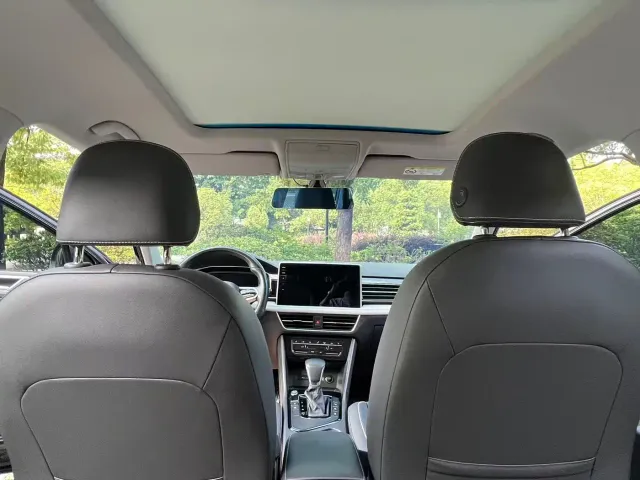 Volkswagen Tiguan L — Фото автомобиля 10