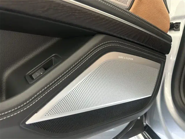Audi A8 — Фото автомобиля 15