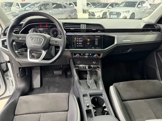 Audi Q3 — Фото автомобиля 16
