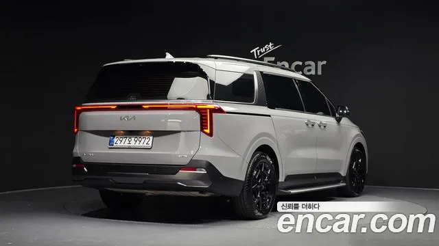 Kia Carnival — Фото автомобиля 2