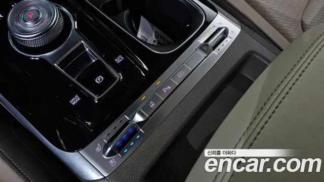 Kia Carnival Generation 4 — Фото автомобиля 18