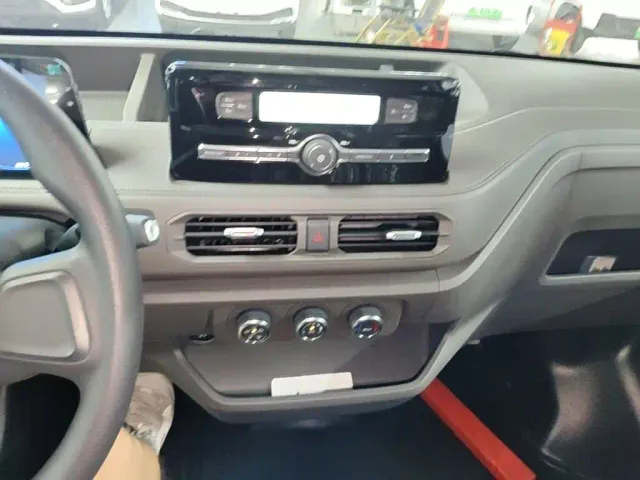 JMC E-Fushun — Фото автомобиля 12