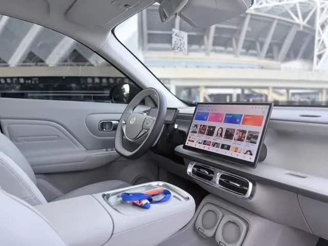 Leapmotor B10 — Фото автомобиля 13