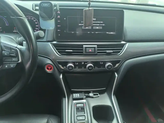 Honda Accord — Фото автомобиля 12