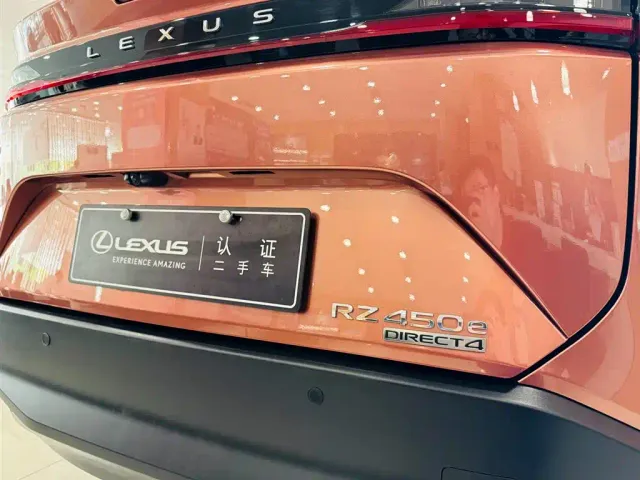 Lexus RZ — Фото автомобиля 10
