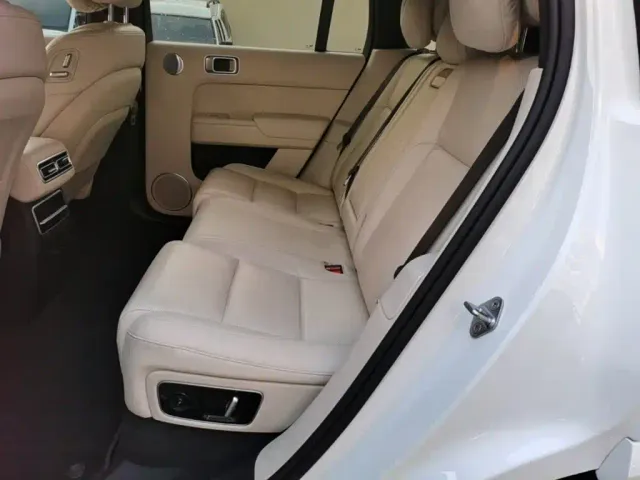 Li Auto L7 — Фото автомобиля 16