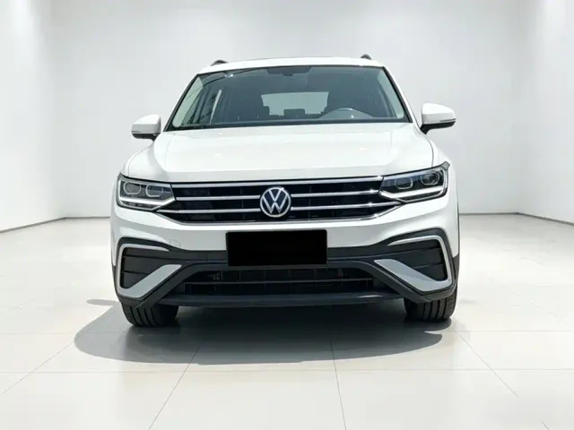 Volkswagen Tiguan L — Фото автомобиля 7