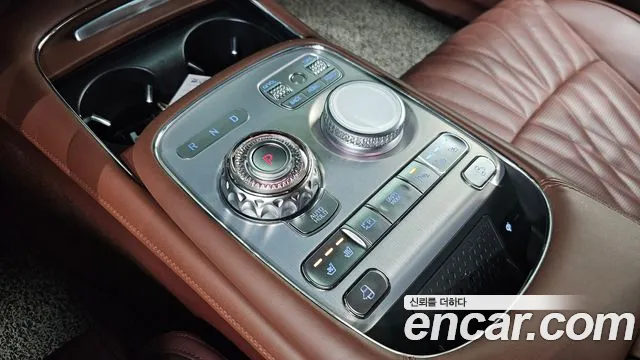 Genesis G90 Бензин 3.5 турбо AWD — Фото автомобиля 9