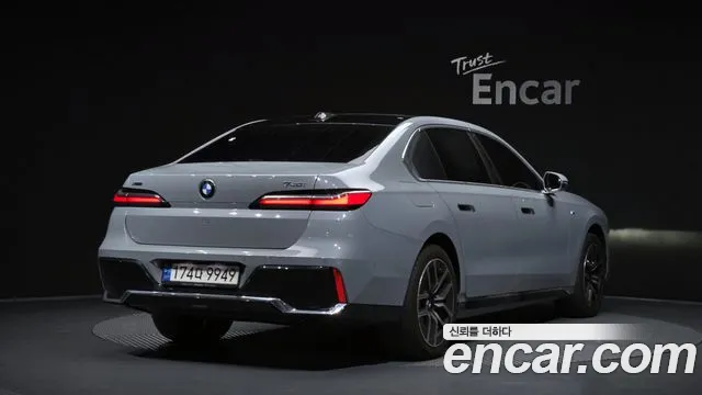 BMW 7 Series G70 — Фото автомобиля 2
