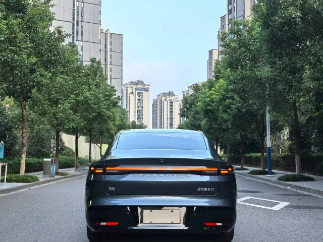 Leapmotor B01 — Фото автомобиля 16